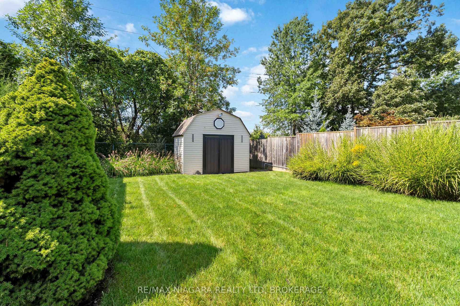 Photo 45 of 41 Fox Trail Drive, St. Catharines, Rykert/Vansickle — HOMEH