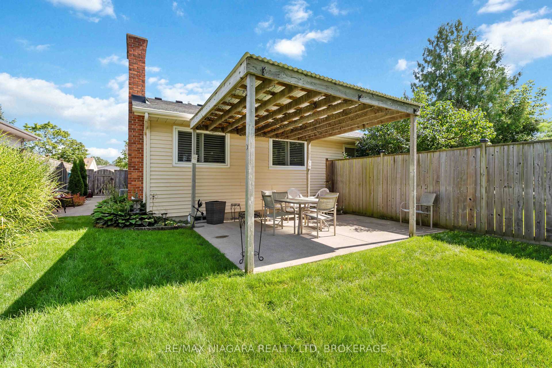 Photo 46 of 41 Fox Trail Drive, St. Catharines, Rykert/Vansickle — HOMEH