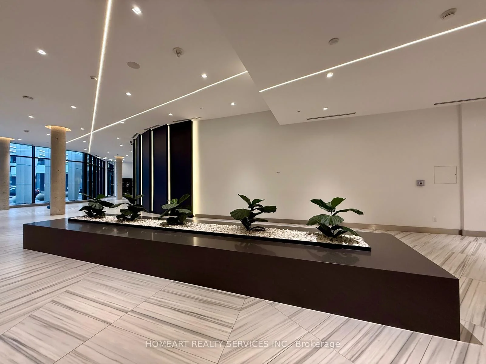 Photo 6 of Unit 4005, 8 Water Walk Drive, Markham, Unionville — HOMEH