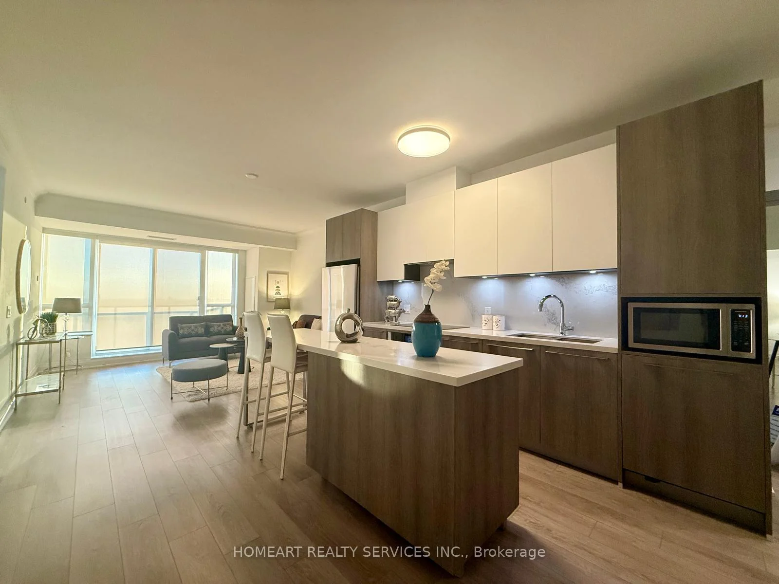 Photo 10 of Unit 4005, 8 Water Walk Drive, Markham, Unionville — HOMEH