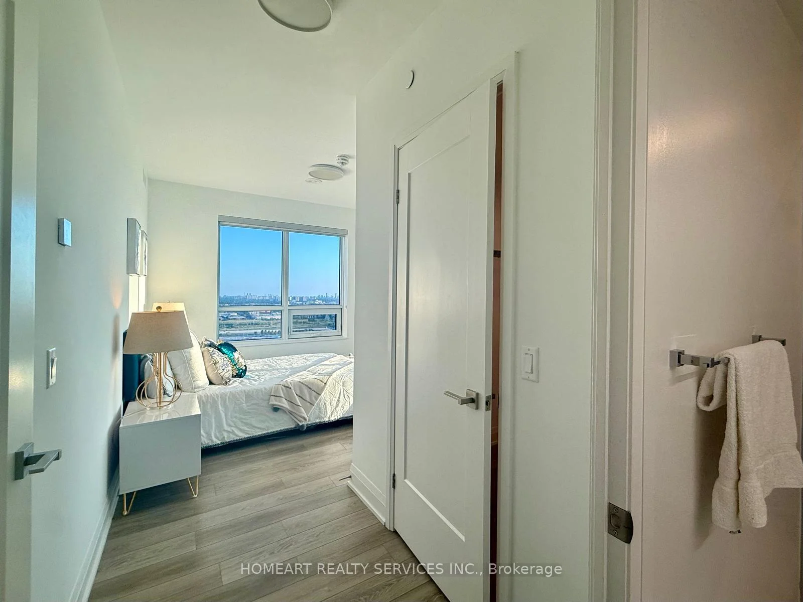 Photo 29 of Unit 4005, 8 Water Walk Drive, Markham, Unionville — HOMEH