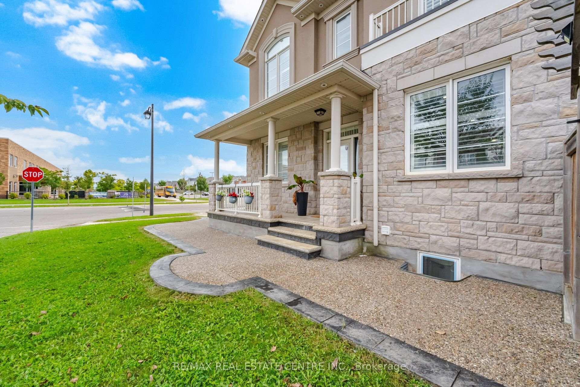Photo 4 of 153 Whitlock Avenue, Milton, Ford — HOMEH