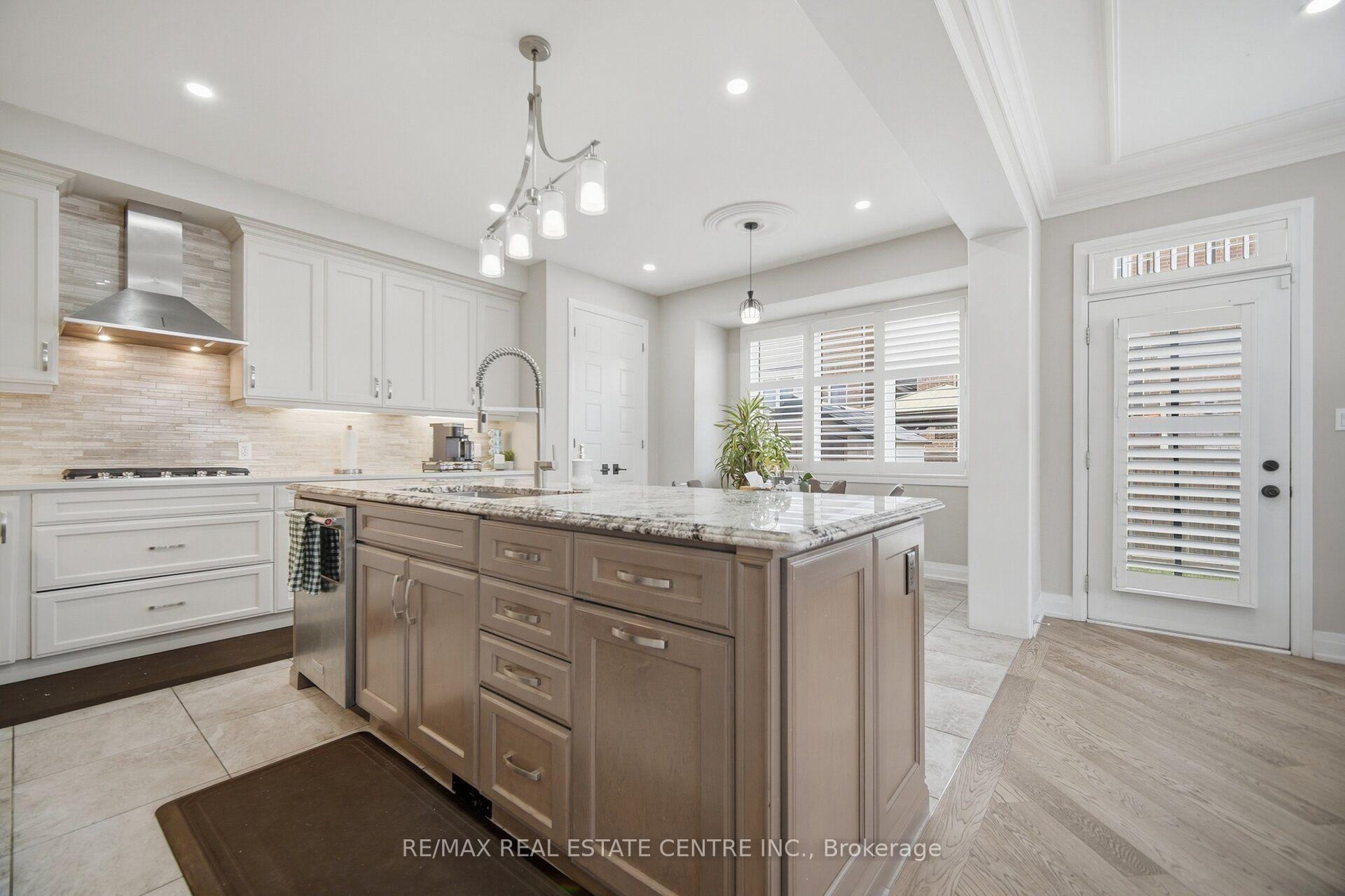 Photo 12 of 153 Whitlock Avenue, Milton, Ford — HOMEH
