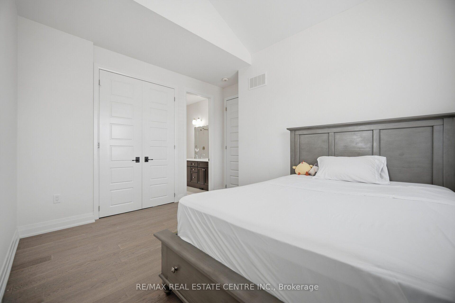 Photo 26 of 153 Whitlock Avenue, Milton, Ford — HOMEH