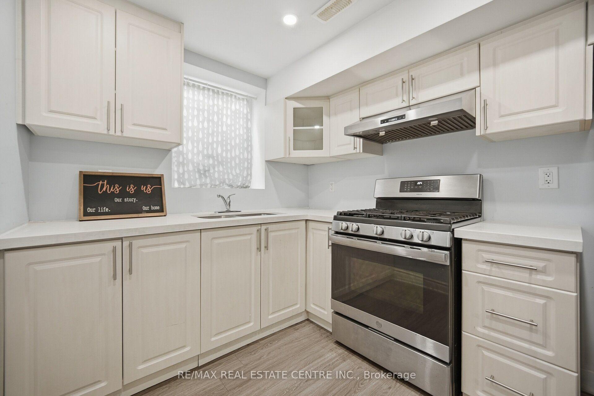 Photo 38 of 153 Whitlock Avenue, Milton, Ford — HOMEH