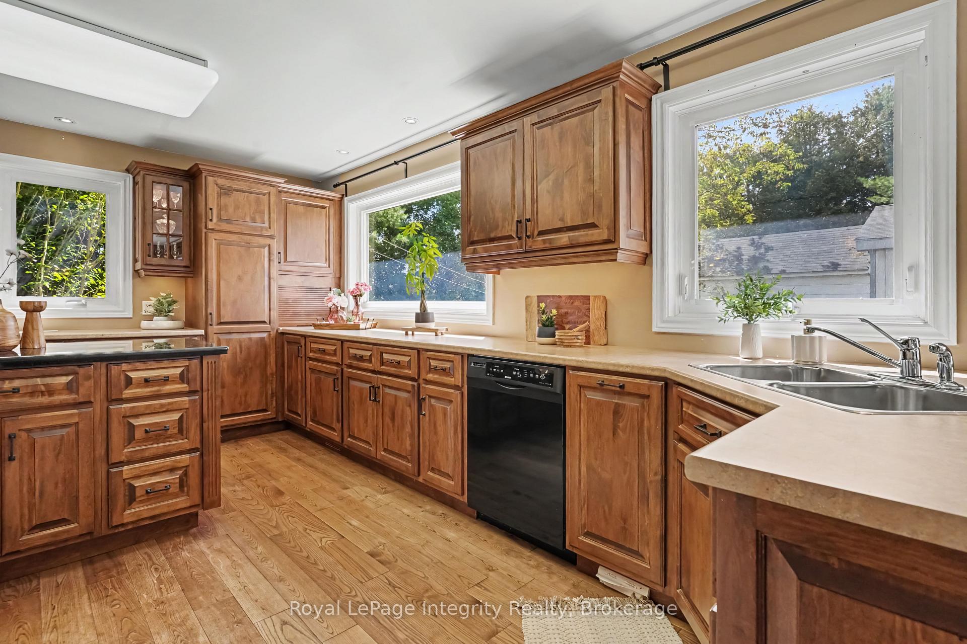 Photo 12 of 1155 Centre Road, Hamilton, Rural Flamborough — HOMEH