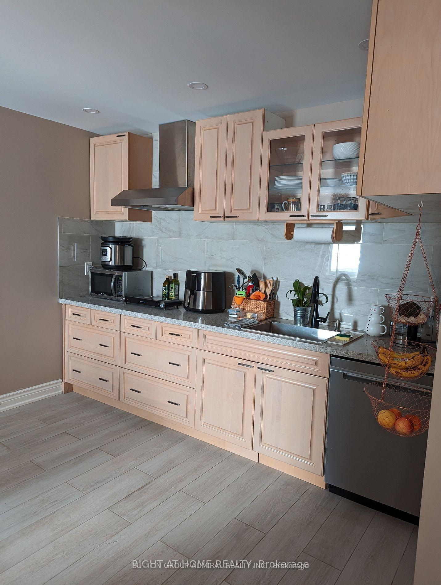 Photo 12 of 17 Middlebrook Road, Wasaga Beach — HOMEH