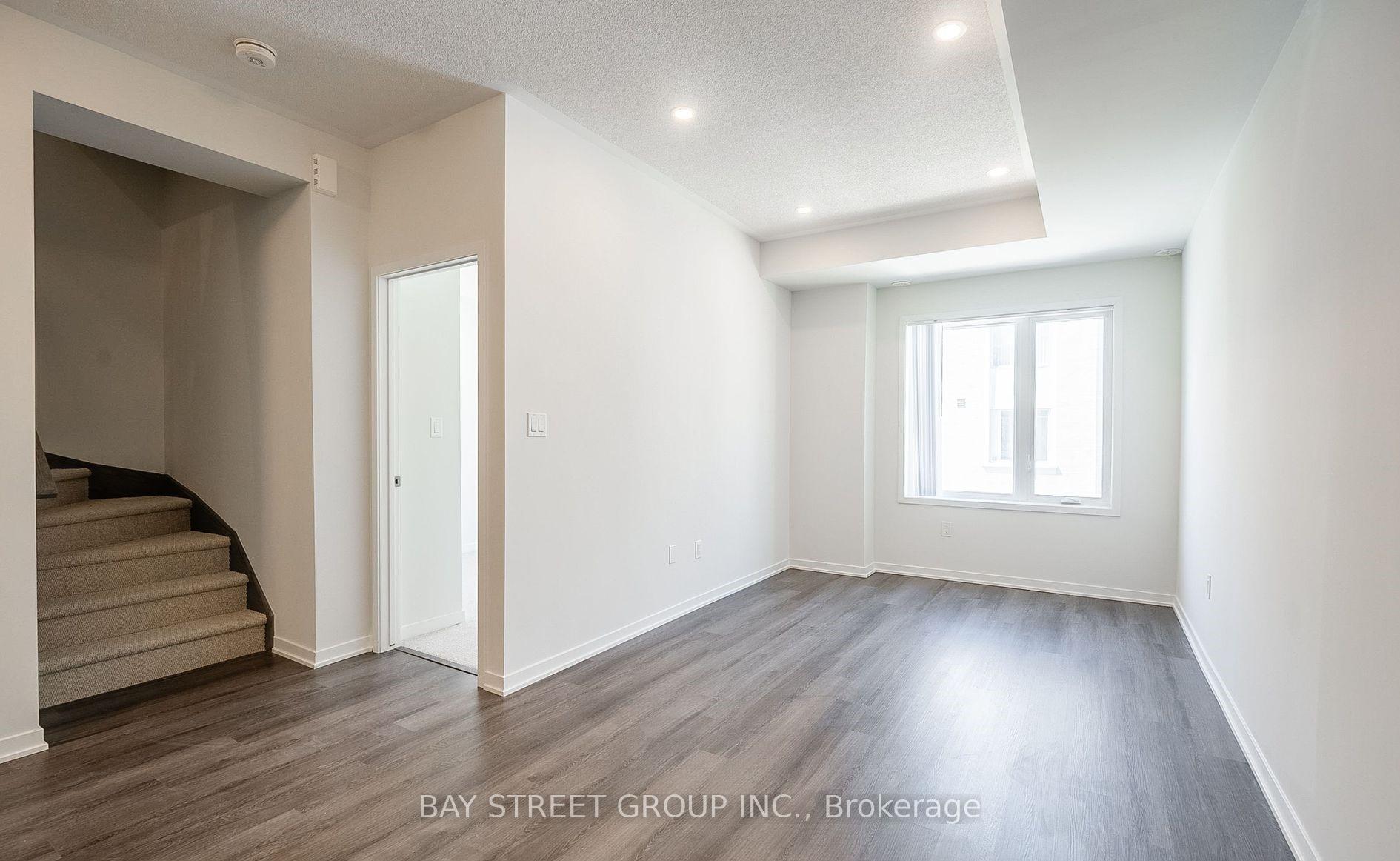 Photo 6 of Unit TH166, 151 Honey Crisp Crescent, Vaughan, Vaughan Corporate Centre — HOMEH