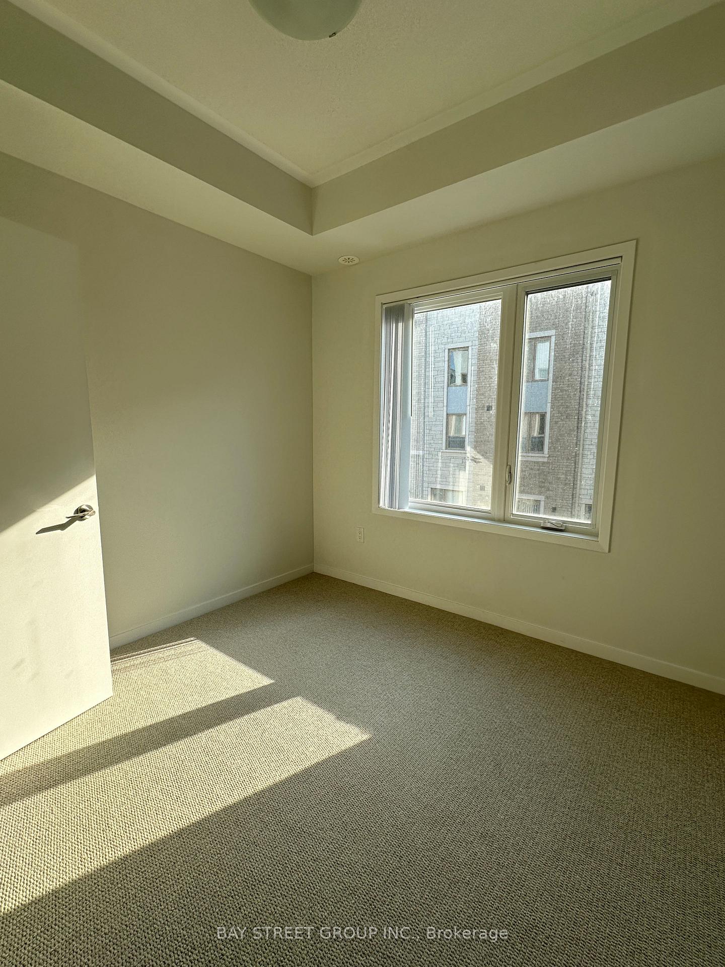 Photo 8 of Unit TH166, 151 Honey Crisp Crescent, Vaughan, Vaughan Corporate Centre — HOMEH