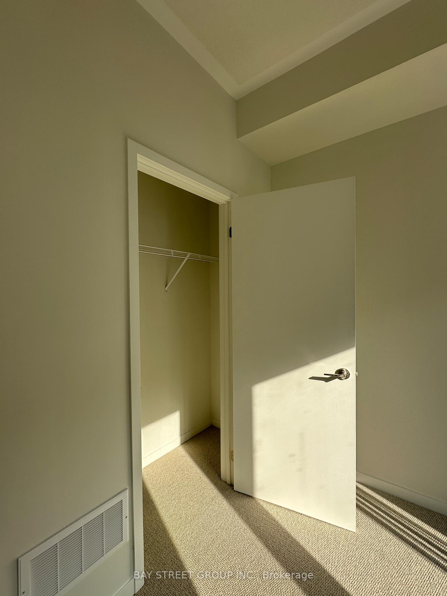 Photo 9 of Unit TH166, 151 Honey Crisp Crescent, Vaughan, Vaughan Corporate Centre — HOMEH