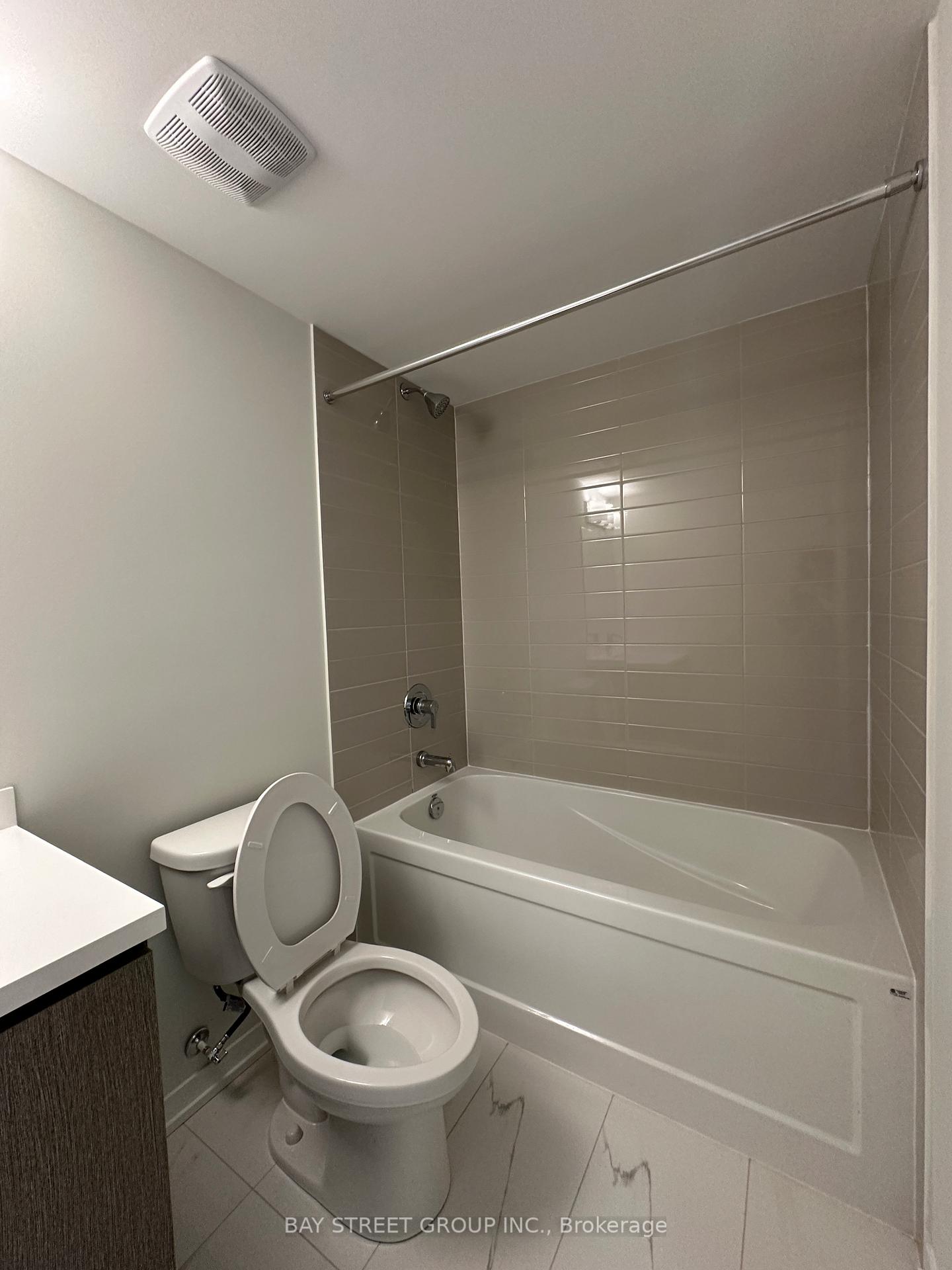 Photo 10 of Unit TH166, 151 Honey Crisp Crescent, Vaughan, Vaughan Corporate Centre — HOMEH