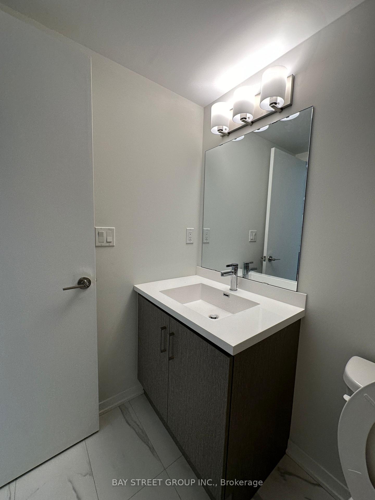 Photo 11 of Unit TH166, 151 Honey Crisp Crescent, Vaughan, Vaughan Corporate Centre — HOMEH