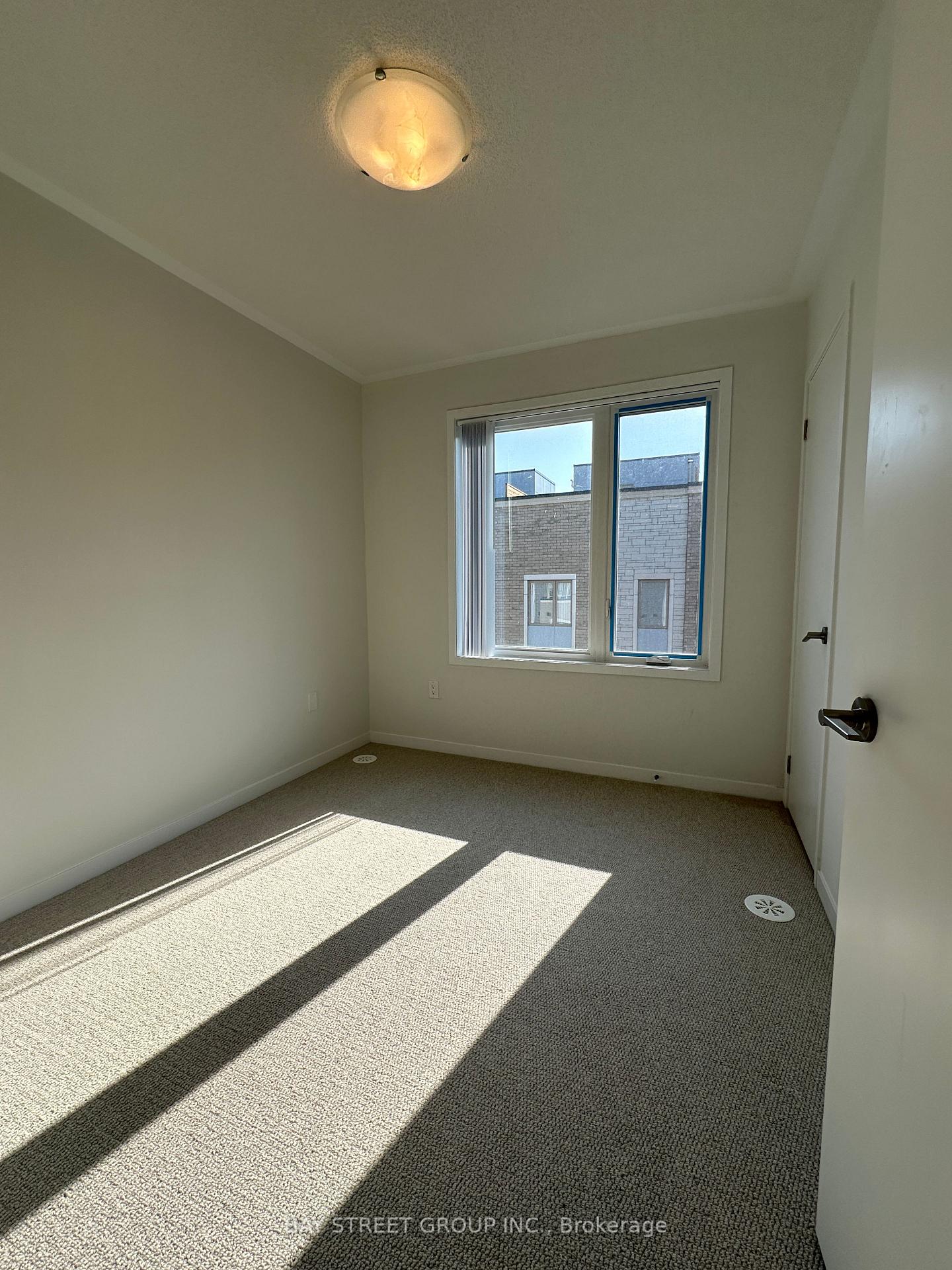 Photo 14 of Unit TH166, 151 Honey Crisp Crescent, Vaughan, Vaughan Corporate Centre — HOMEH