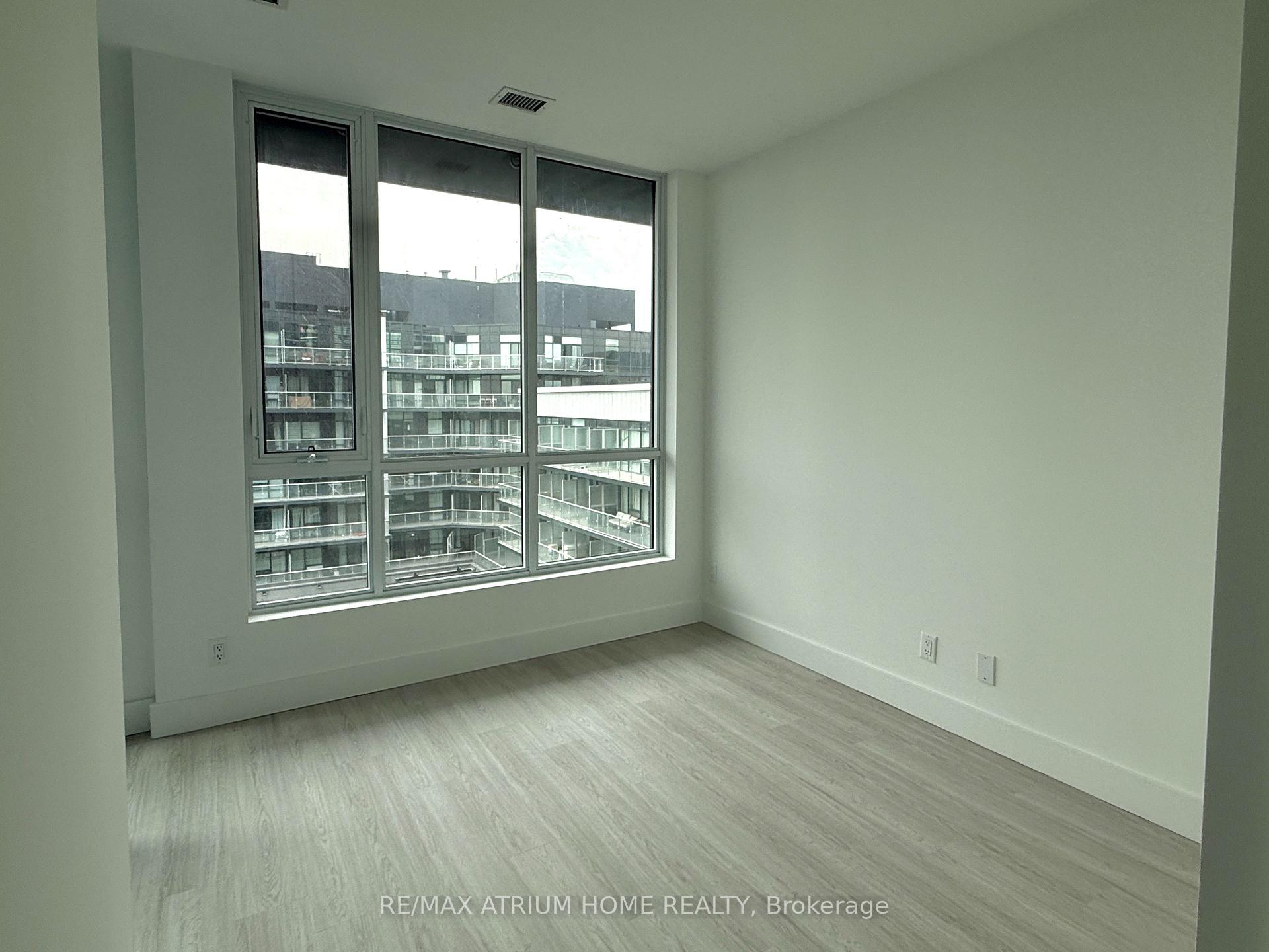 Photo 7 of Unit 704, 6 Greenbriar Road, North York, Bayview Village — HOMEH