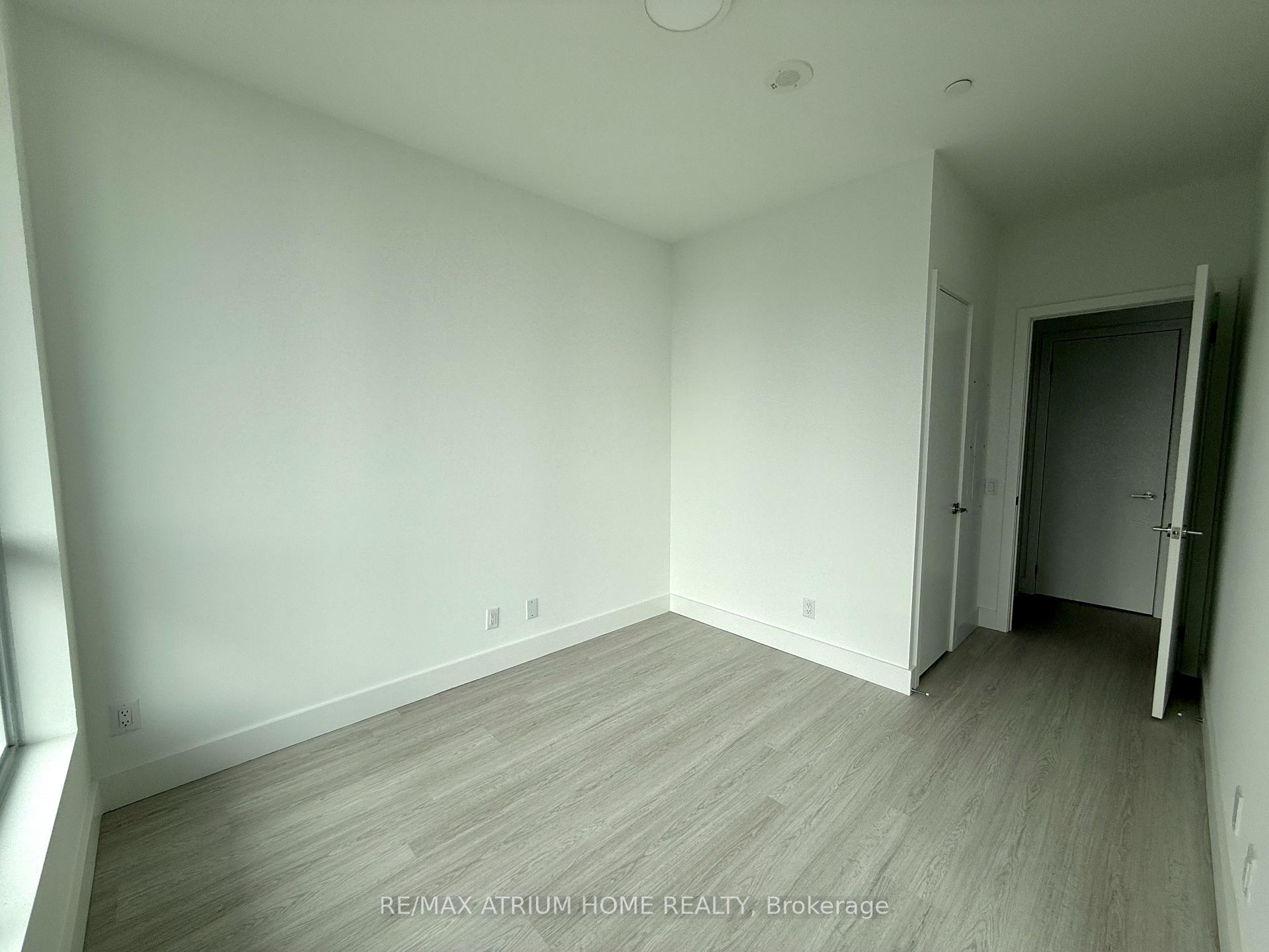 Photo 8 of Unit 704, 6 Greenbriar Road, North York, Bayview Village — HOMEH