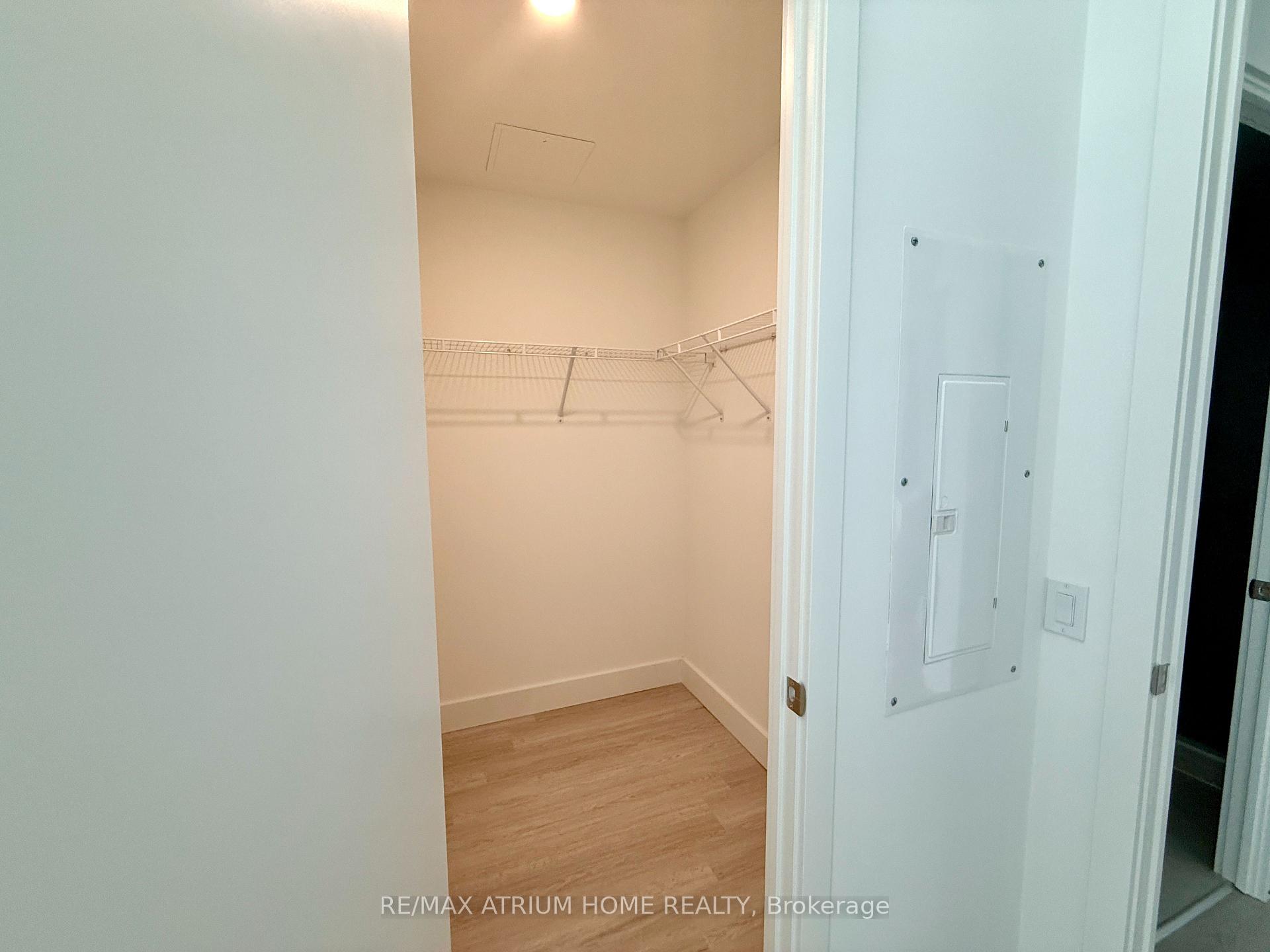 Photo 11 of Unit 704, 6 Greenbriar Road, North York, Bayview Village — HOMEH