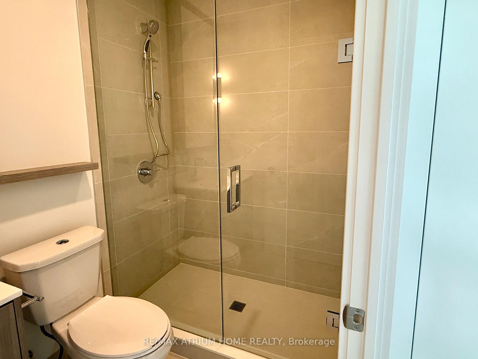 Photo 6 of Unit 704, 6 Greenbriar Road, North York, Bayview Village — HOMEH