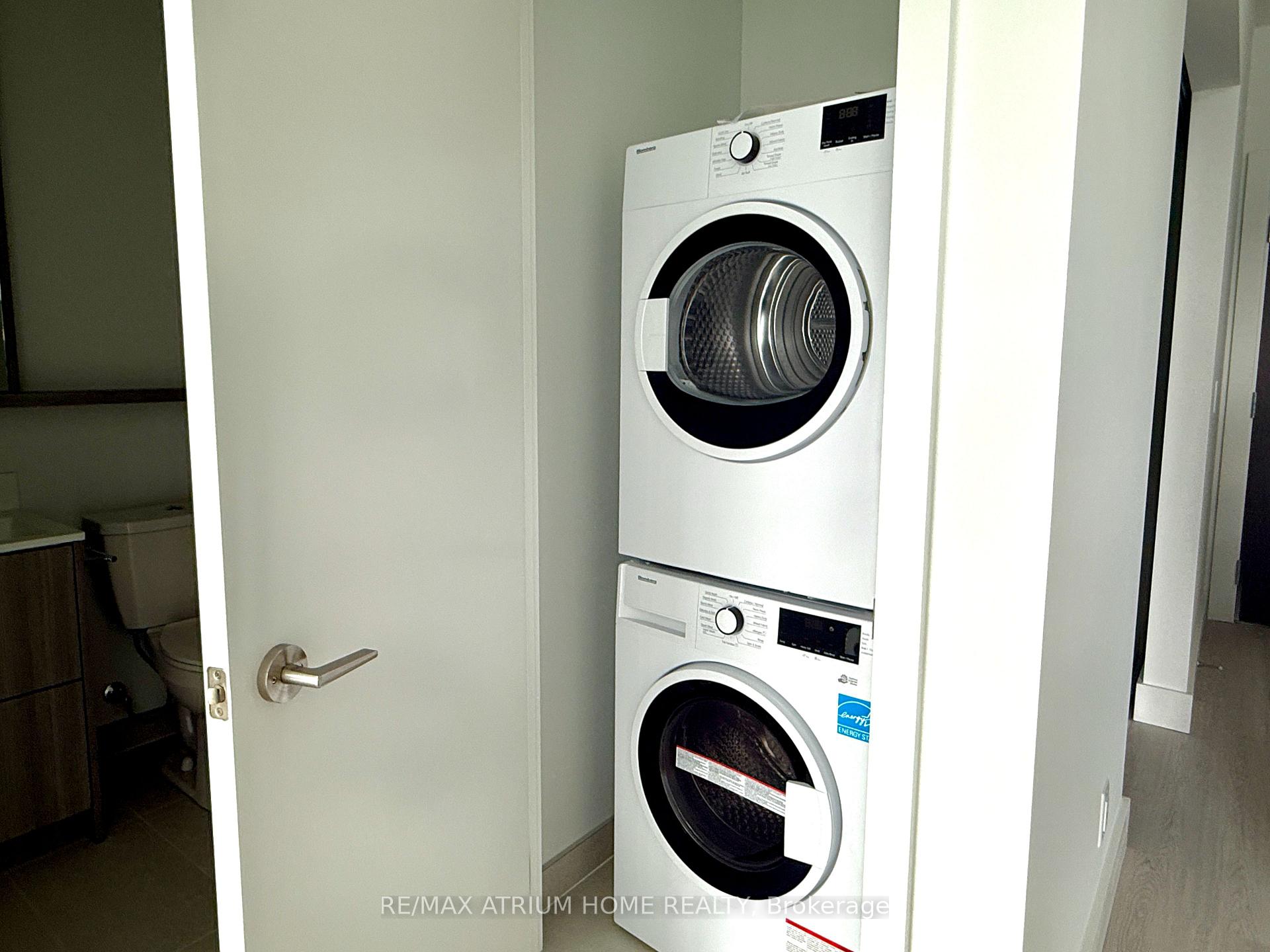 Photo 12 of Unit 704, 6 Greenbriar Road, North York, Bayview Village — HOMEH
