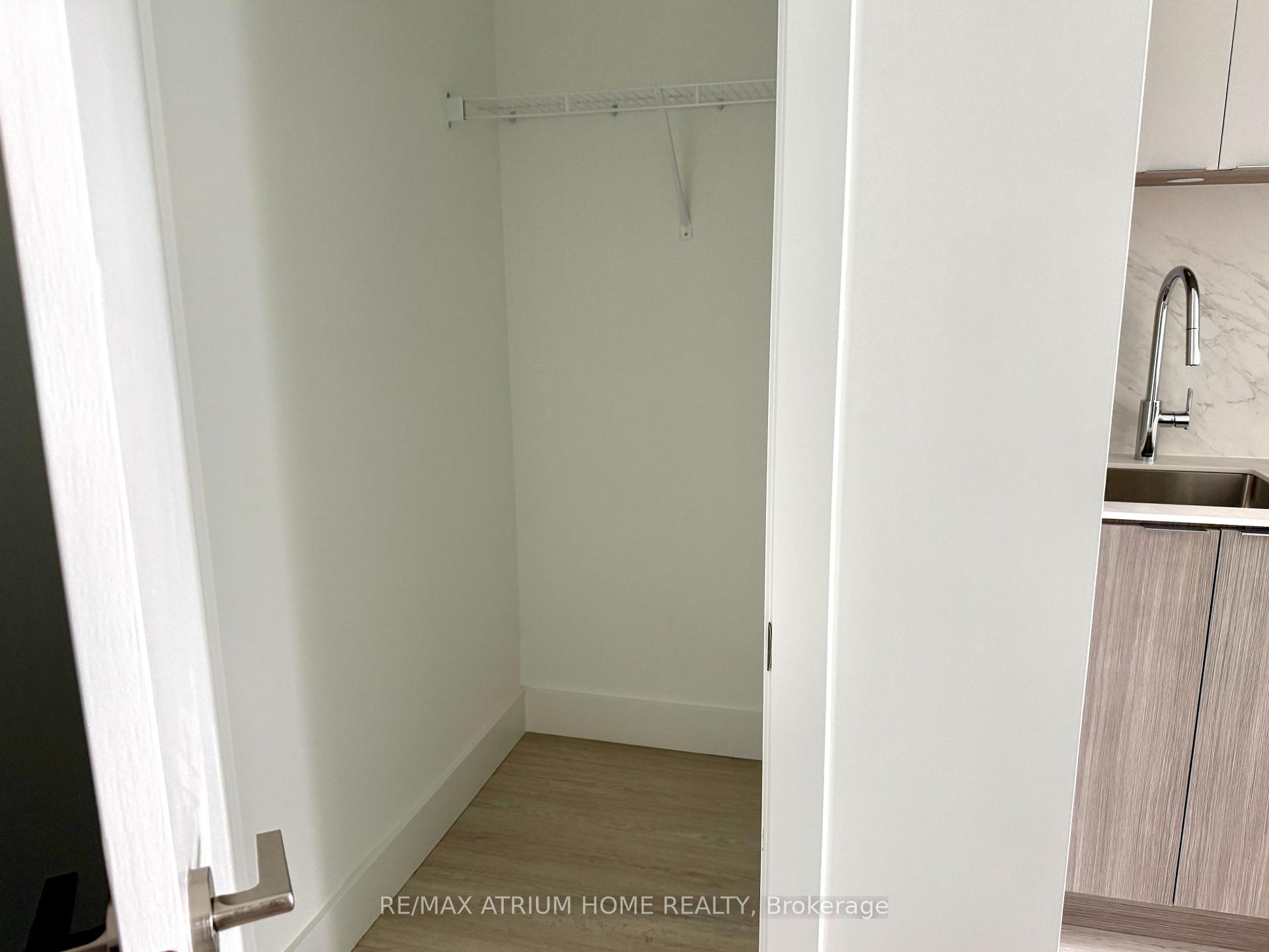 Photo 14 of Unit 704, 6 Greenbriar Road, North York, Bayview Village — HOMEH