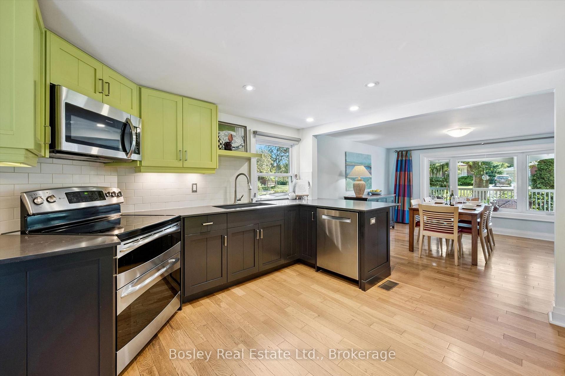 Photo 10 of 49 Edgehill Drive, Guelph, Exhibition Park — HOMEH