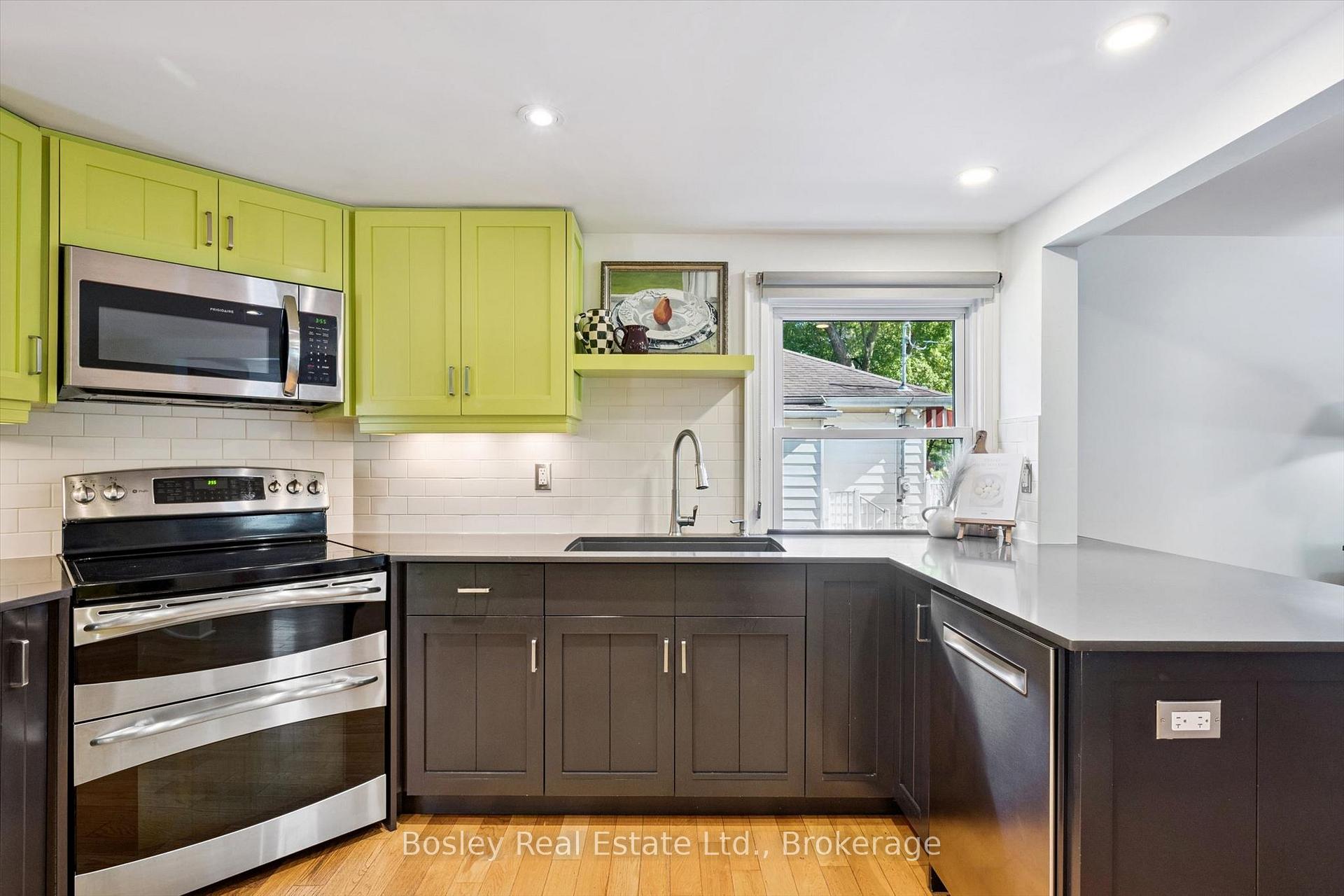 Photo 11 of 49 Edgehill Drive, Guelph, Exhibition Park — HOMEH