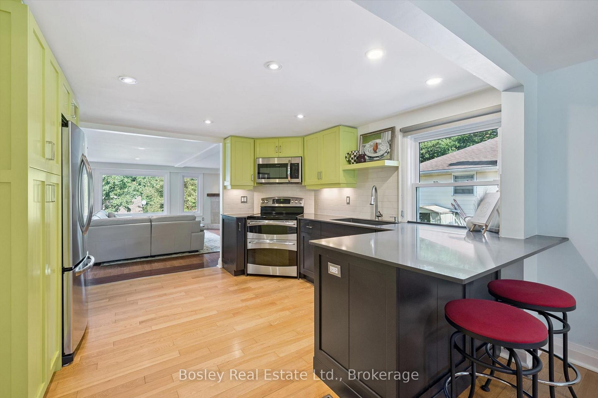 Photo 12 of 49 Edgehill Drive, Guelph, Exhibition Park — HOMEH