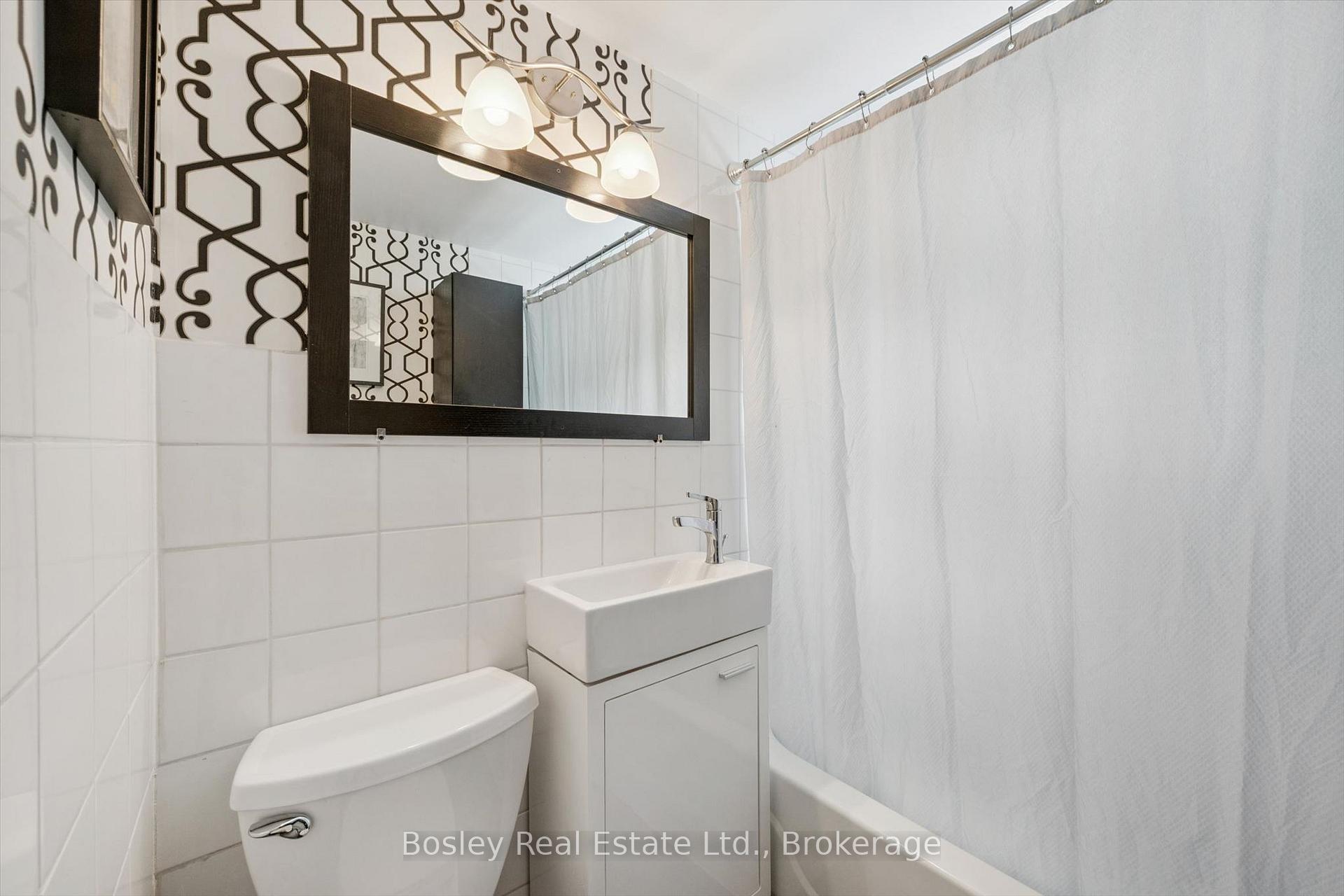 Photo 17 of 49 Edgehill Drive, Guelph, Exhibition Park — HOMEH