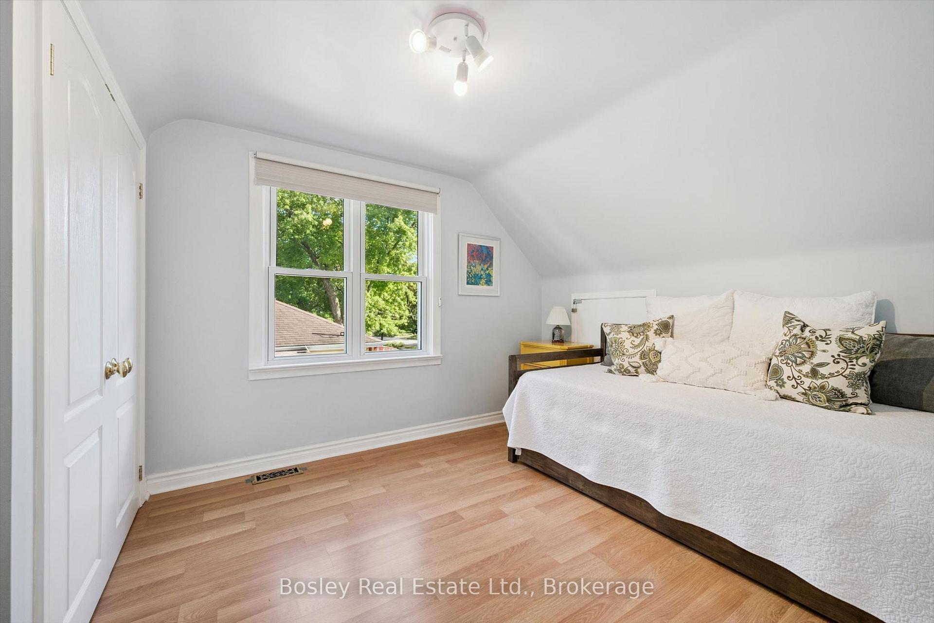 Photo 21 of 49 Edgehill Drive, Guelph, Exhibition Park — HOMEH