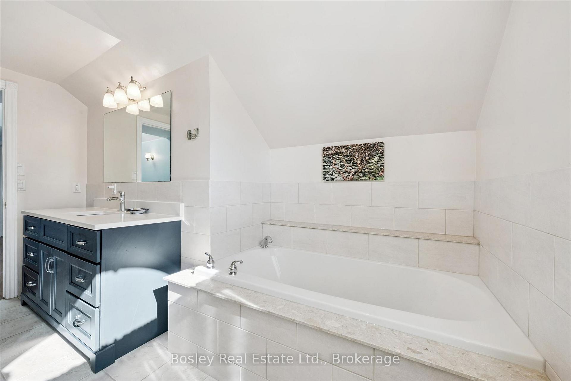 Photo 25 of 49 Edgehill Drive, Guelph, Exhibition Park — HOMEH