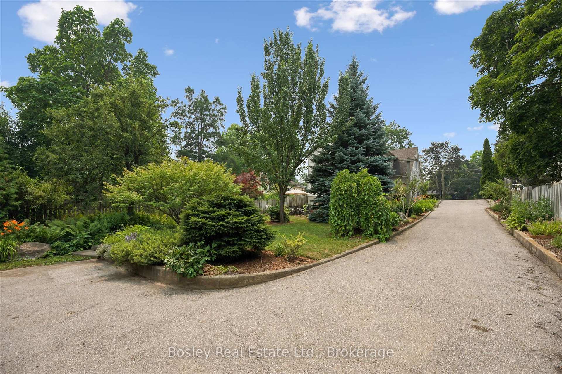 Photo 29 of 49 Edgehill Drive, Guelph, Exhibition Park — HOMEH