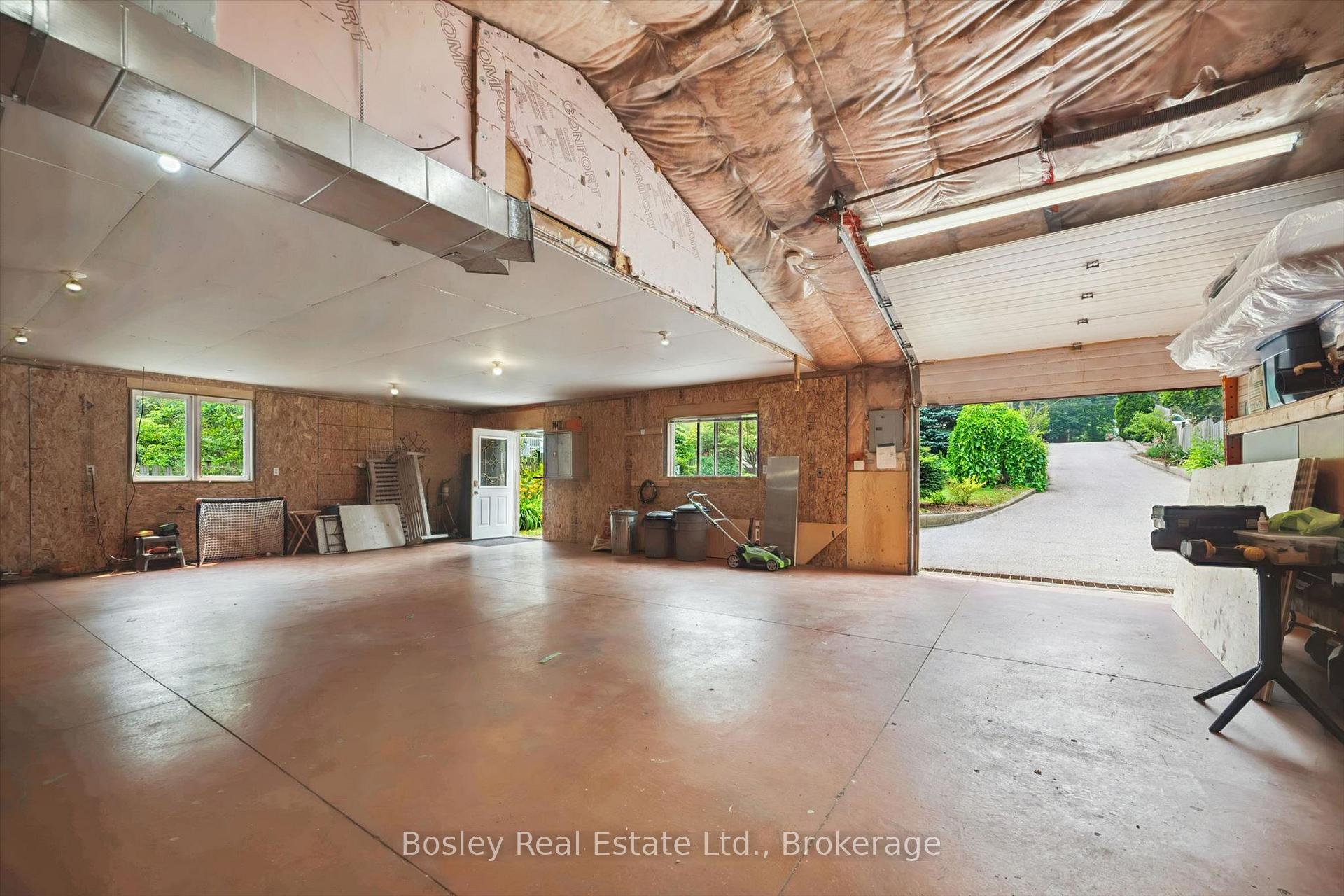 Photo 37 of 49 Edgehill Drive, Guelph, Exhibition Park — HOMEH