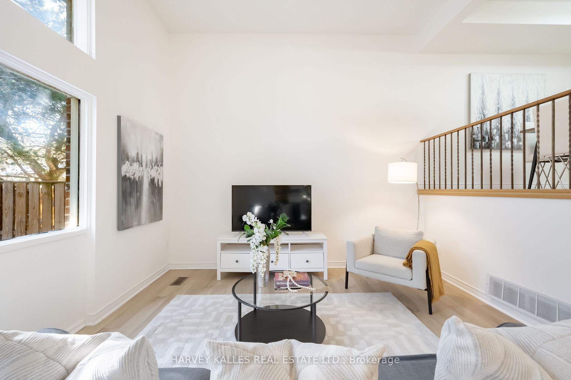 Photo 7 of 102 Jenny Wren Way, North York, Hillcrest Village — HOMEH