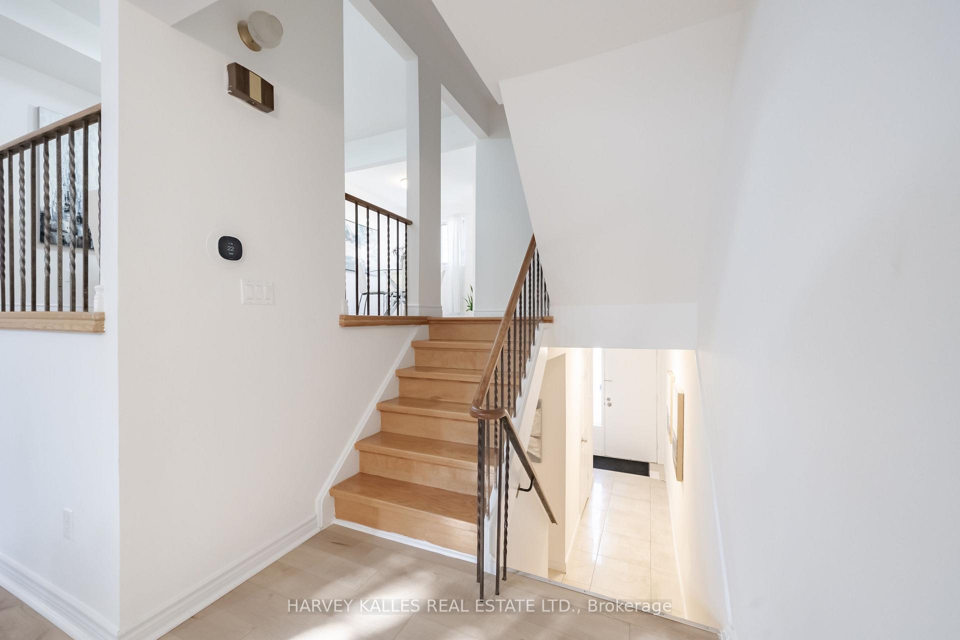 Photo 10 of 102 Jenny Wren Way, North York, Hillcrest Village — HOMEH