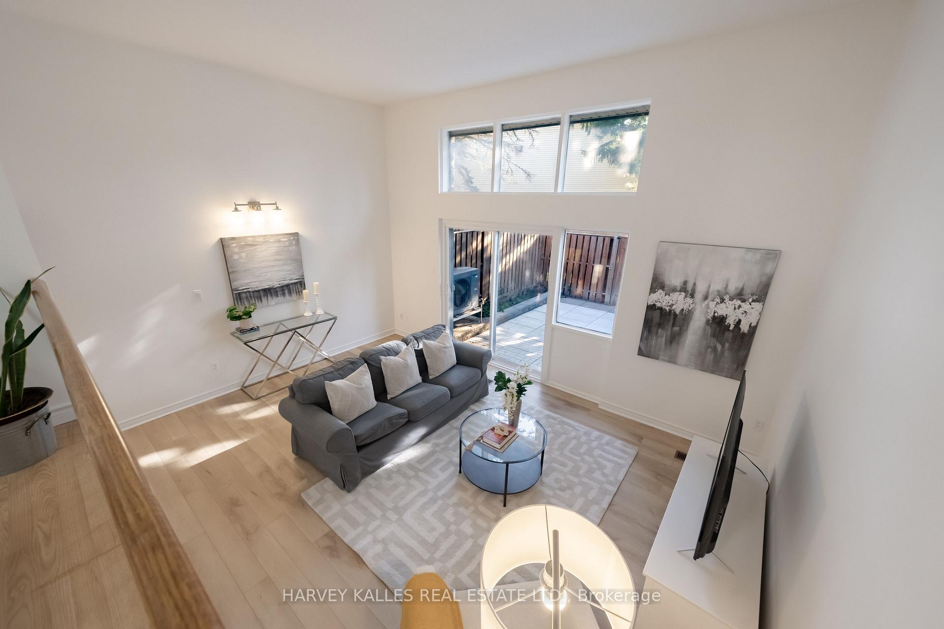 Photo 12 of 102 Jenny Wren Way, North York, Hillcrest Village — HOMEH
