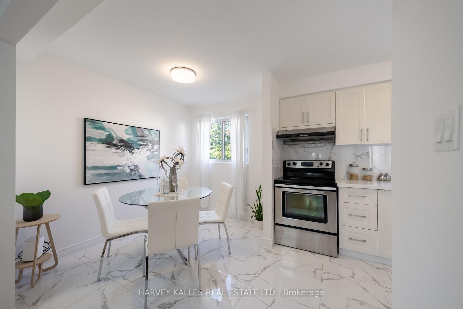Photo 18 of 102 Jenny Wren Way, North York, Hillcrest Village — HOMEH
