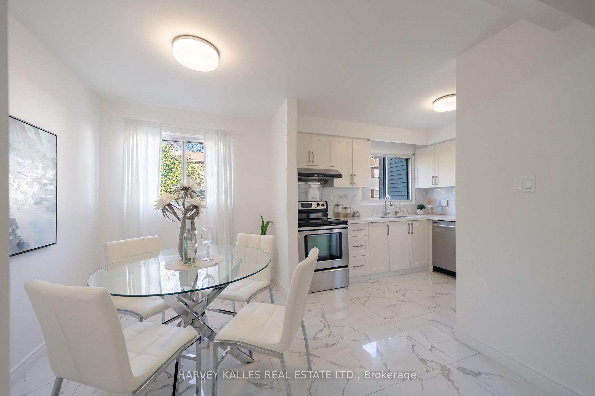 Photo 20 of 102 Jenny Wren Way, North York, Hillcrest Village — HOMEH