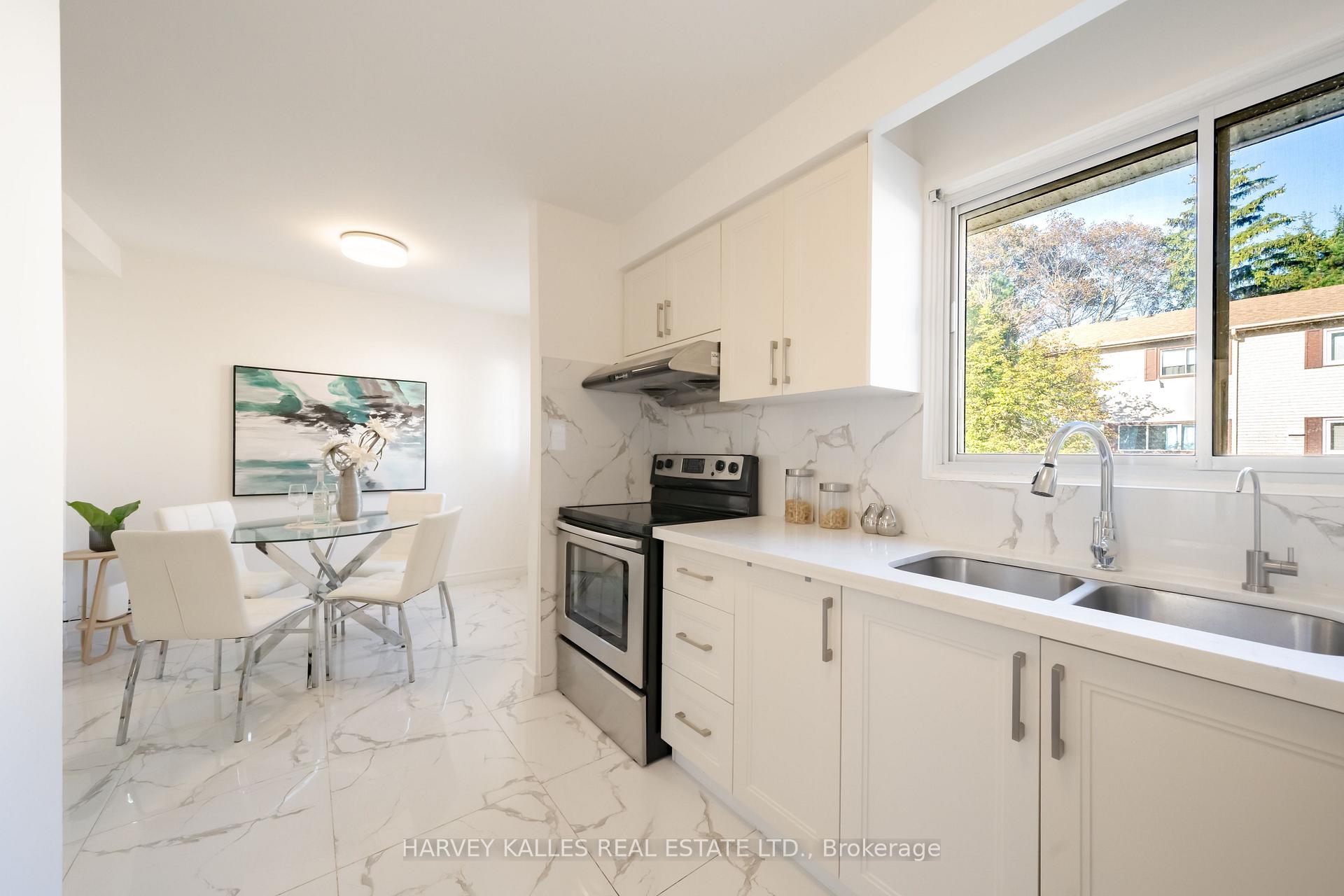 Photo 22 of 102 Jenny Wren Way, North York, Hillcrest Village — HOMEH