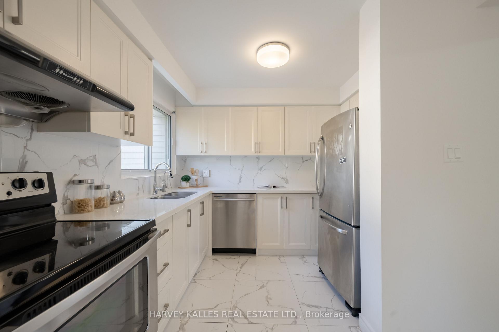 Photo 23 of 102 Jenny Wren Way, North York, Hillcrest Village — HOMEH