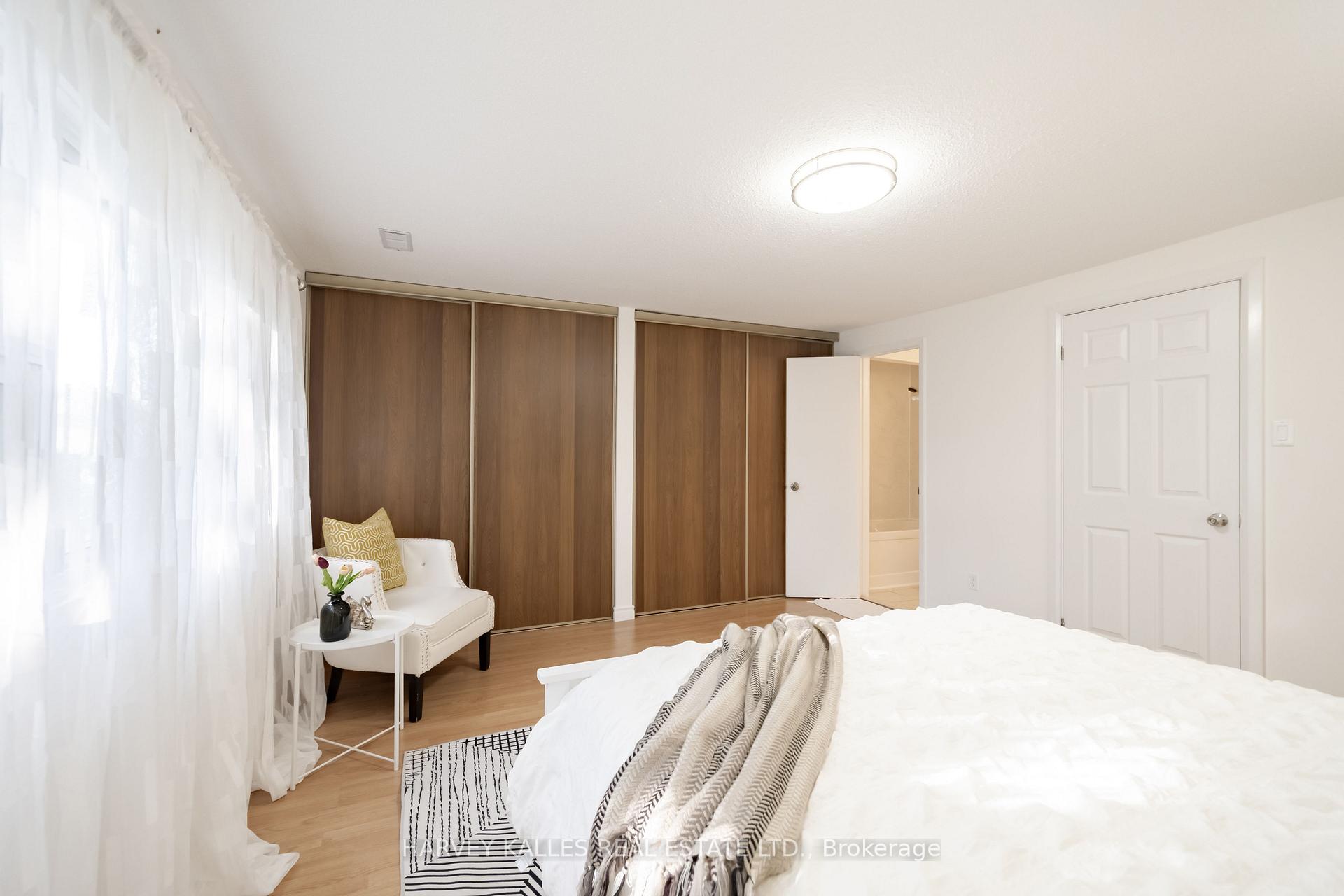 Photo 28 of 102 Jenny Wren Way, North York, Hillcrest Village — HOMEH