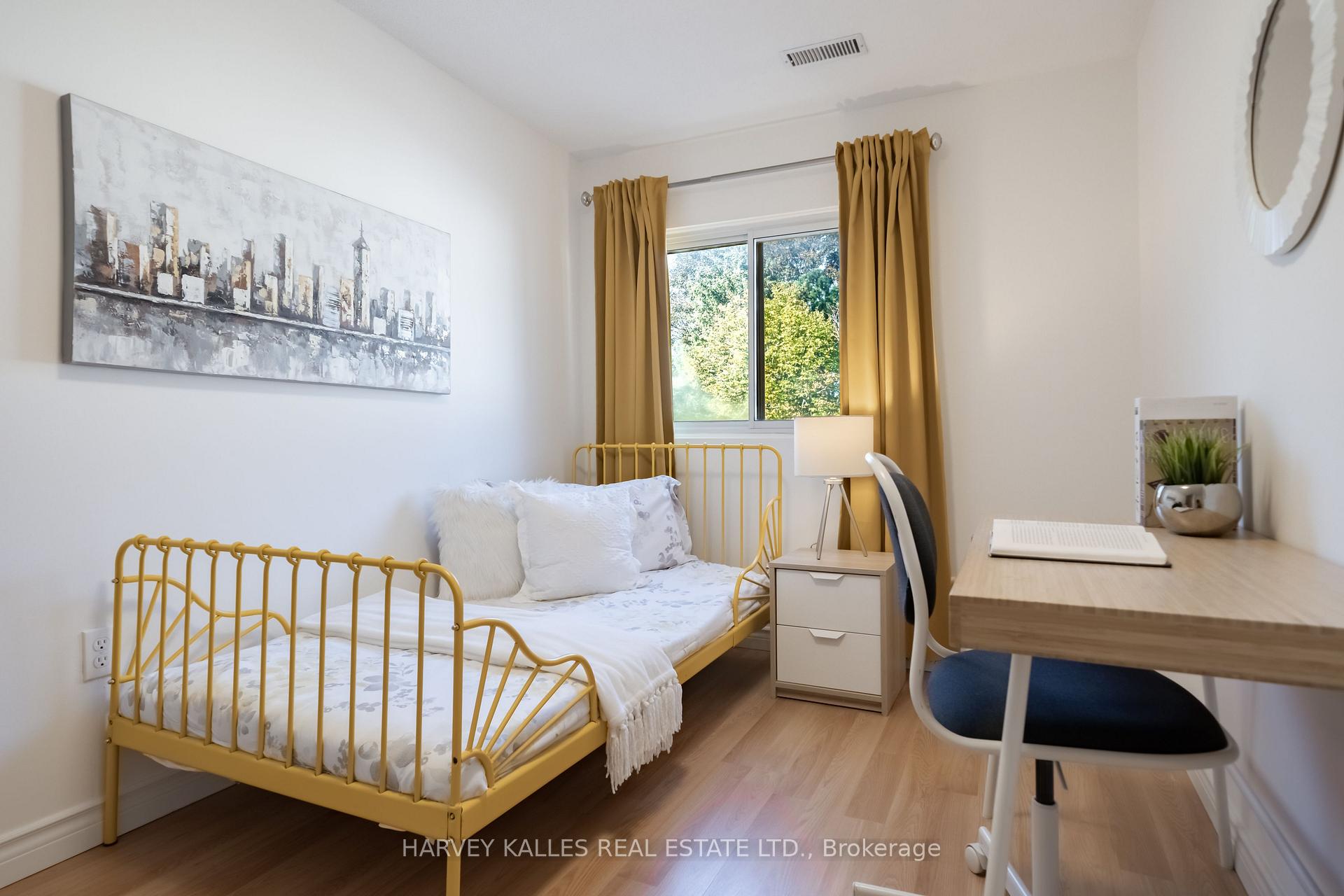Photo 35 of 102 Jenny Wren Way, North York, Hillcrest Village — HOMEH