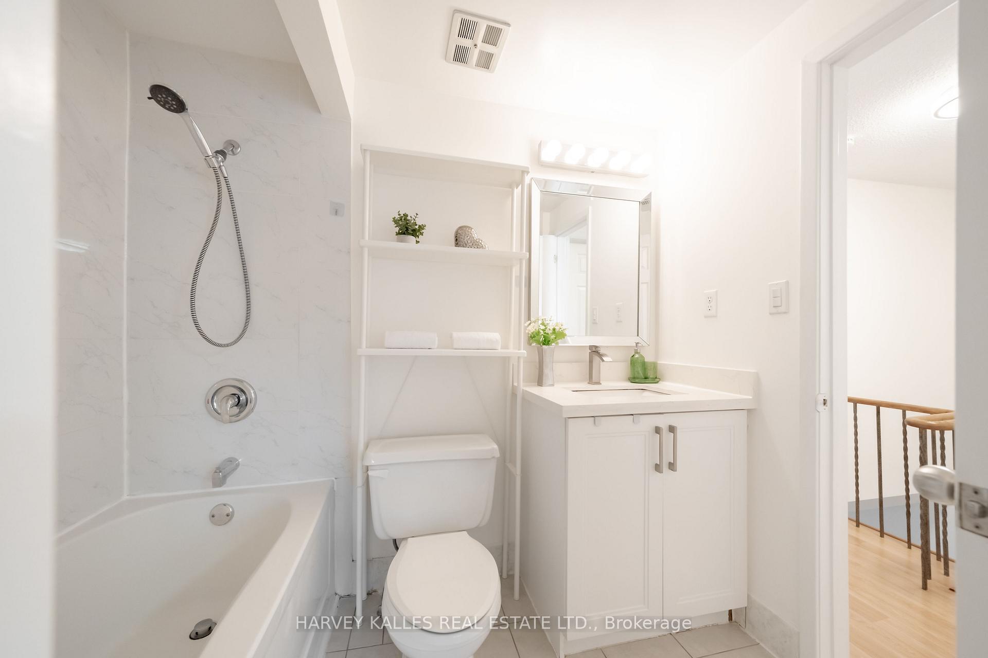 Photo 38 of 102 Jenny Wren Way, North York, Hillcrest Village — HOMEH