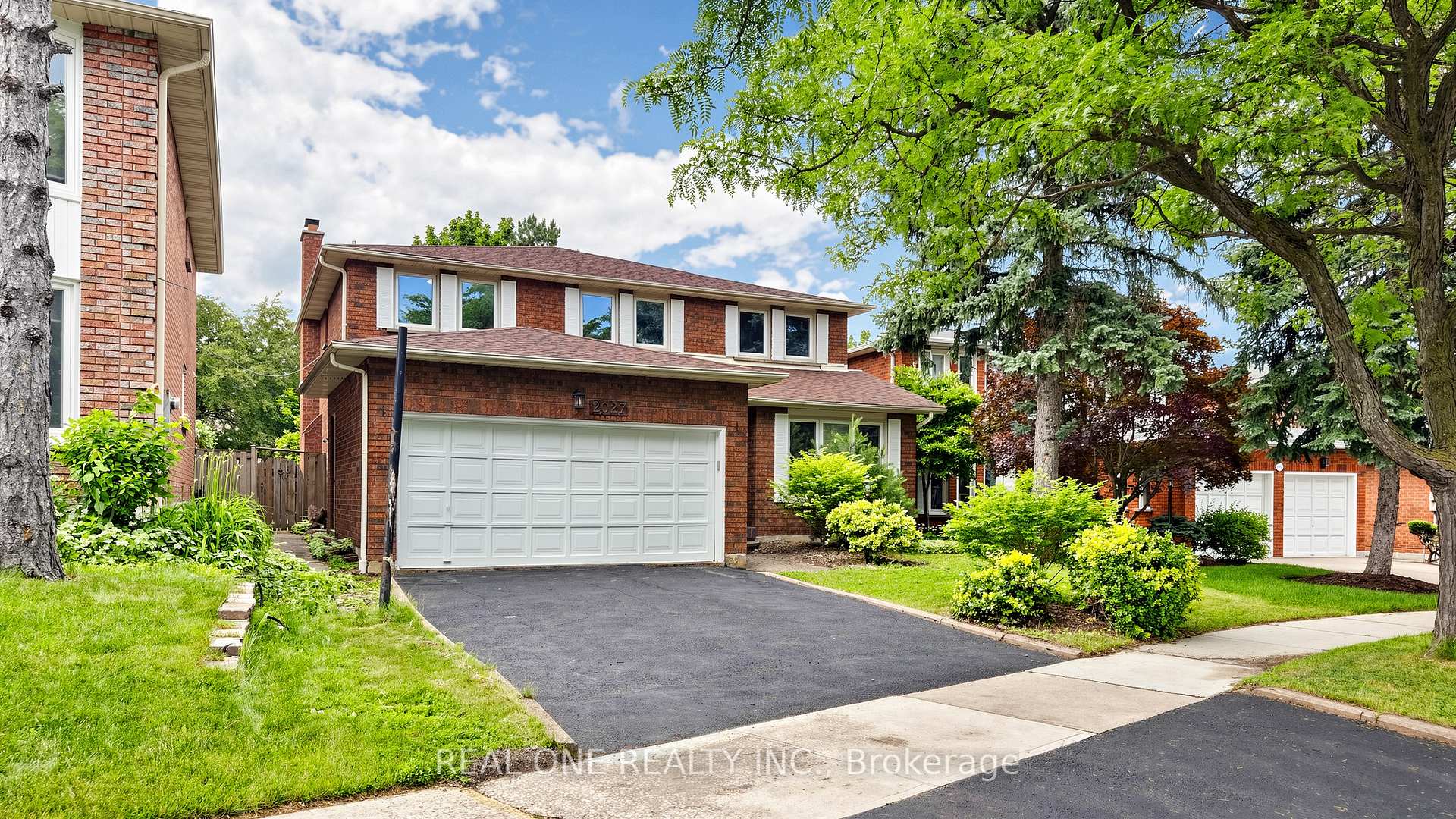 Photo of 2027 Roy Ivor Crescent