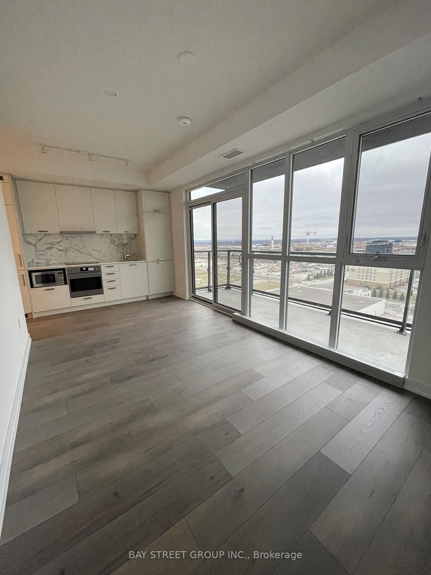 Front of Unit 1717, 10 Honeycrisp Crescent