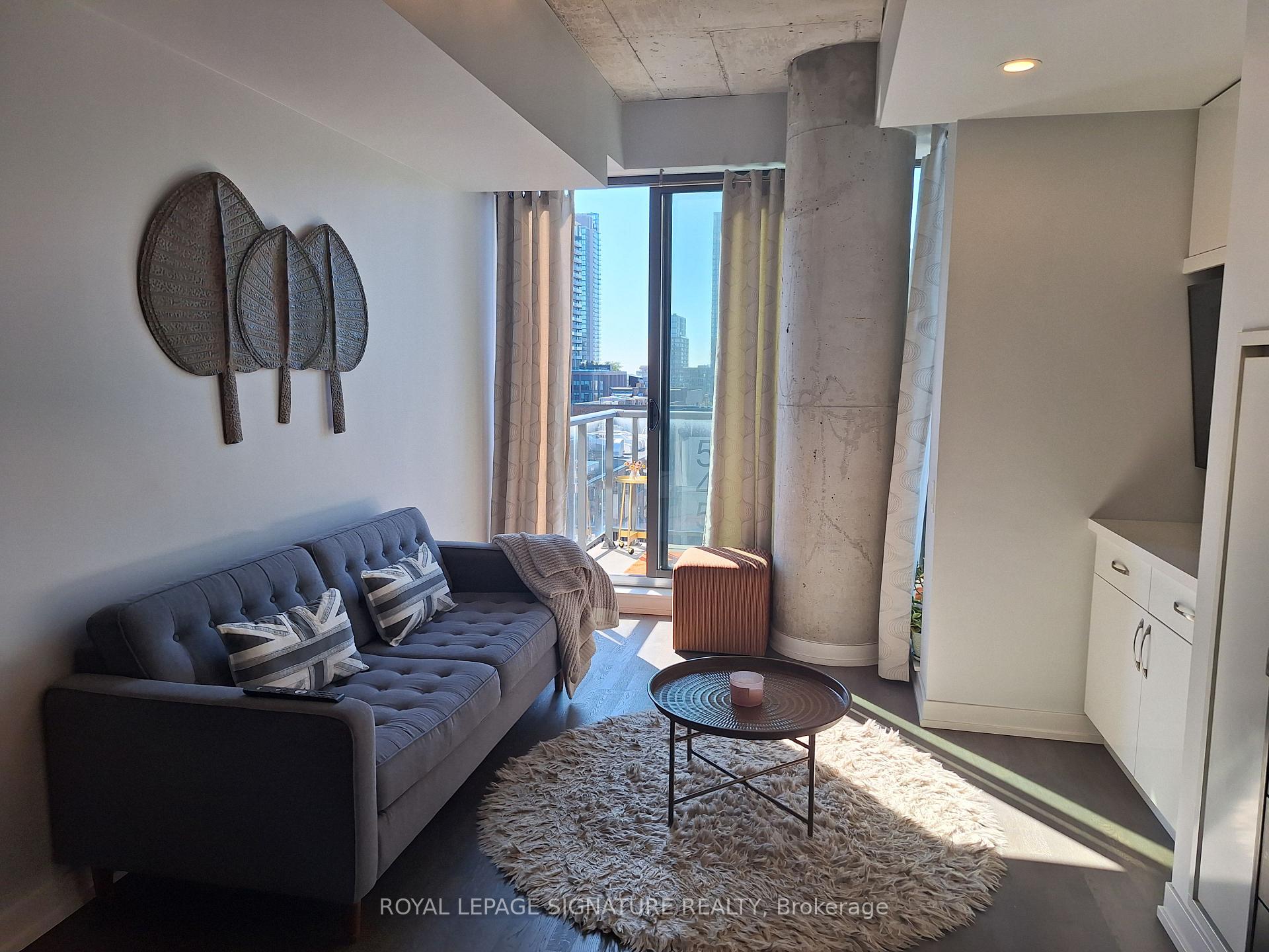 Photo 2 of Unit 821, 560 King Street W, Toronto, Waterfront Communities — HOMEH
