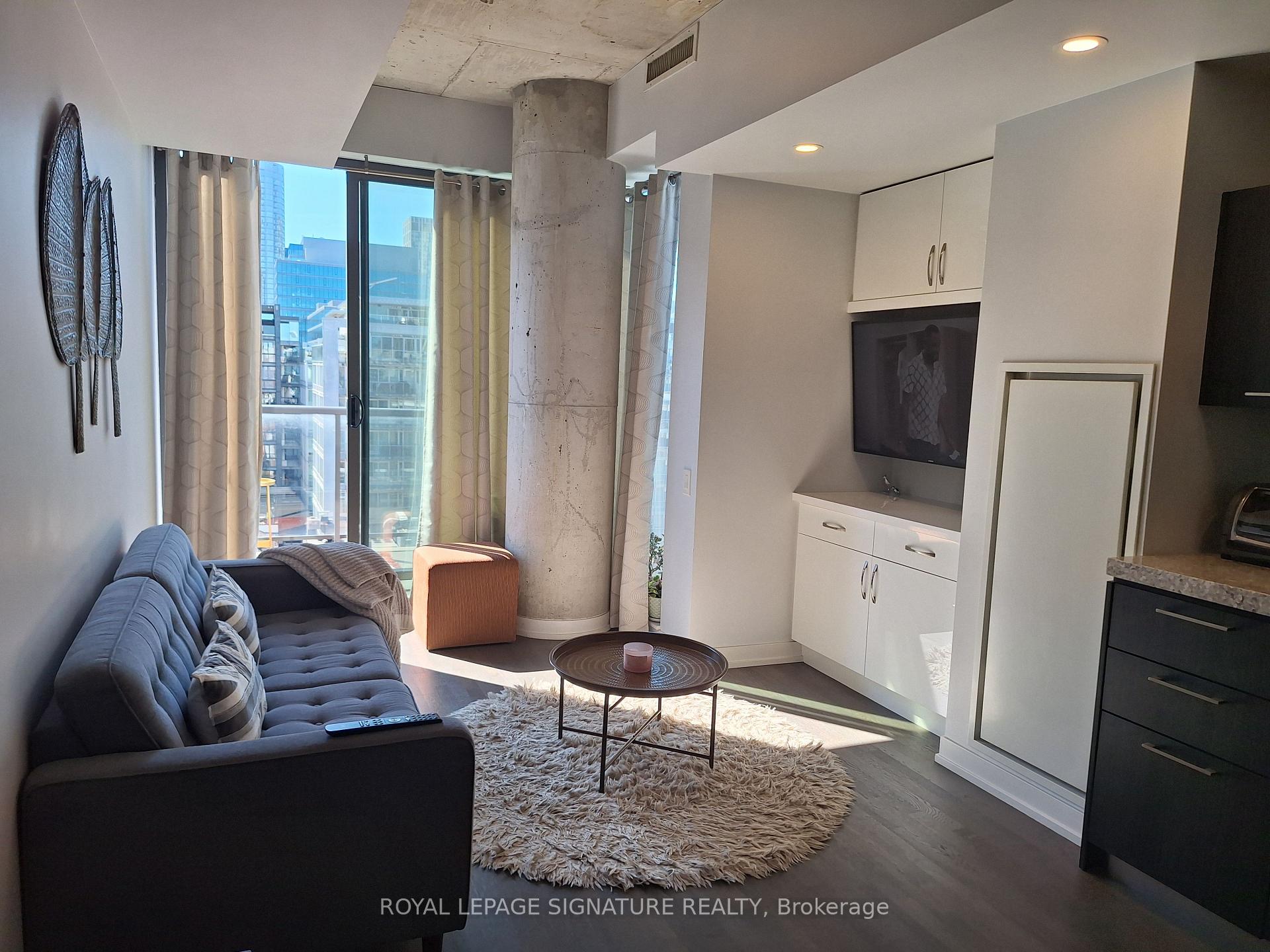 Photo 3 of Unit 821, 560 King Street W, Toronto, Waterfront Communities — HOMEH