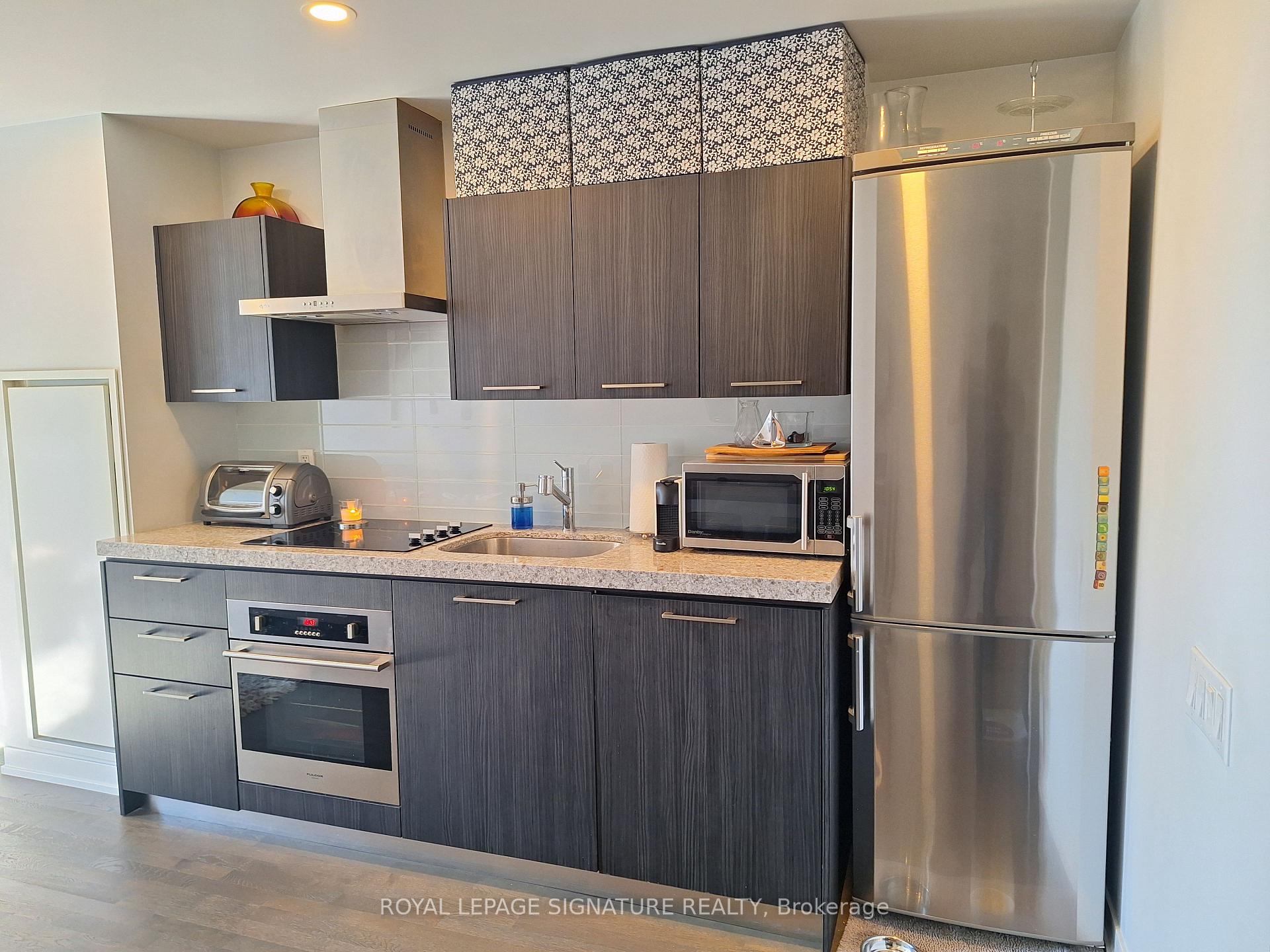 Photo 4 of Unit 821, 560 King Street W, Toronto, Waterfront Communities — HOMEH