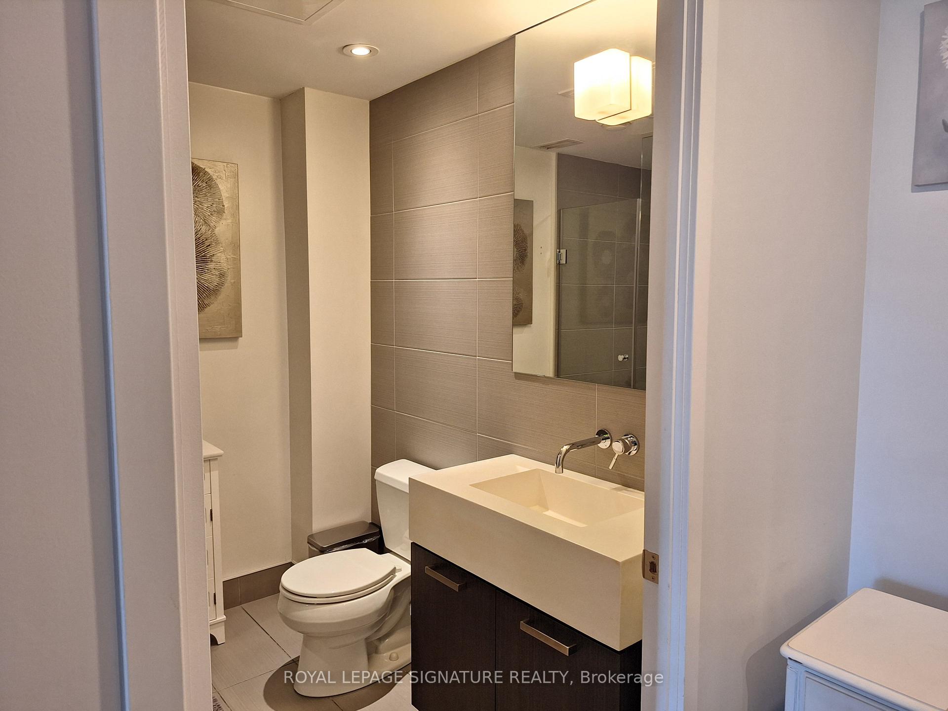 Photo 10 of Unit 821, 560 King Street W, Toronto, Waterfront Communities — HOMEH