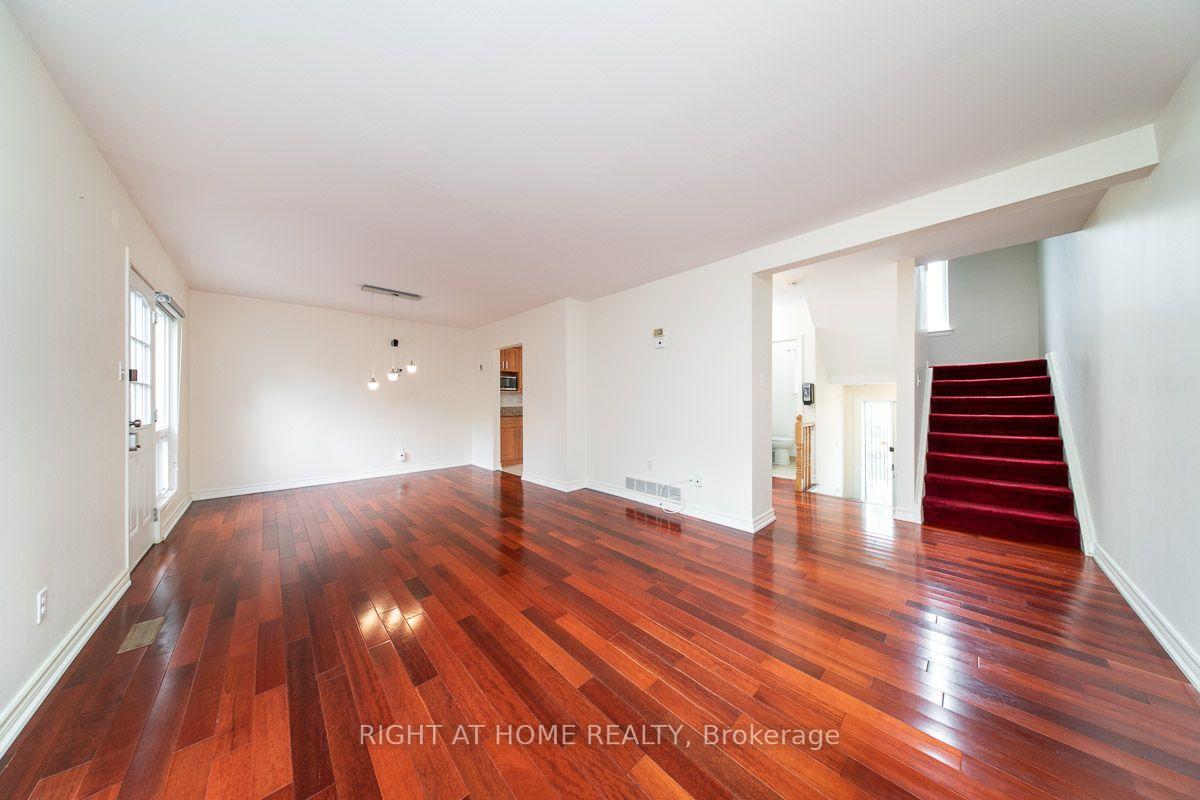 Photo 4 of Unit 307, 19 Liszt Gate, North York, Hillcrest Village — HOMEH