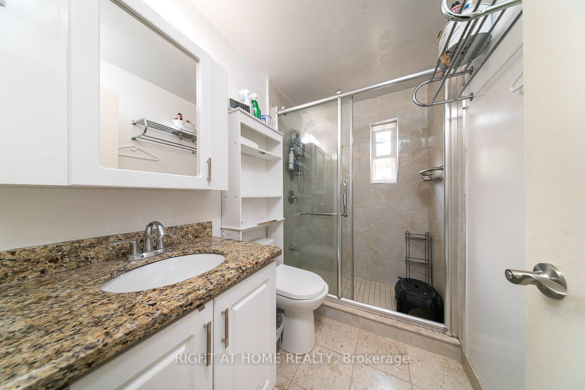 Photo 11 of Unit 307, 19 Liszt Gate, North York, Hillcrest Village — HOMEH