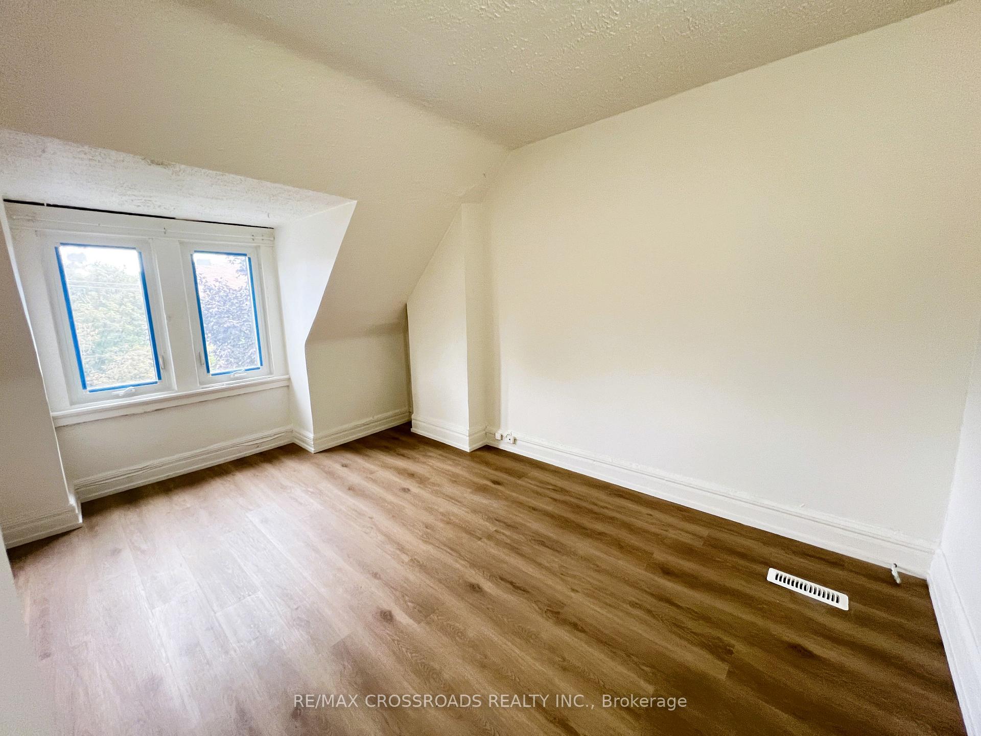 Photo 28 of 82 Curzon Street, Toronto, South Riverdale — HOMEH
